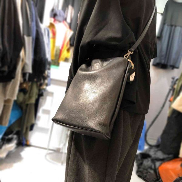 leather head leather hand made women's single shoulder bag, messenger bag and handbag
leather head leather hand made women's single shoulder bag, messenger bag and handbag