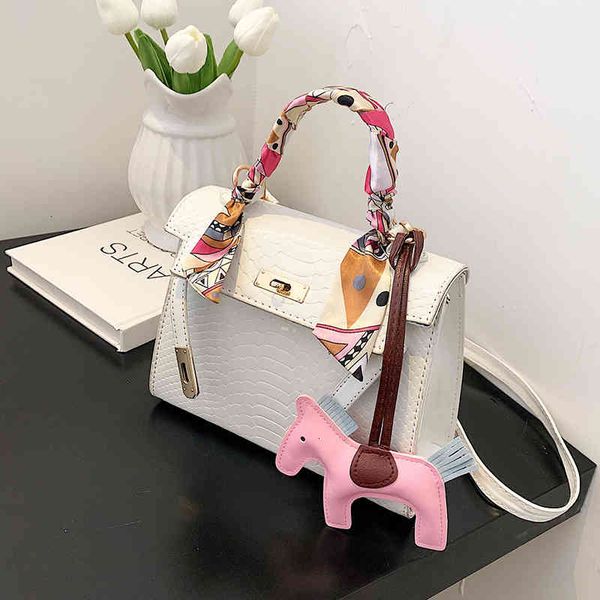 small bag female summer diana bag 2021 new trendy texture versatile messenger small square bag summer handbag
small bag female summer diana bag 2021 new trendy texture versatile messenger small square bag summer handbag