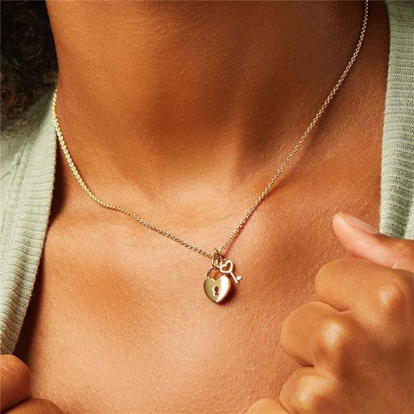 pendant necklaces fashion heart-shaped key lock necklace charming women's gold silver color chain accessories romantic party jewelry gi
pendant necklaces fashion heart-shaped key lock necklace charming women's gold silver color chain accessories romantic party jewelry gi