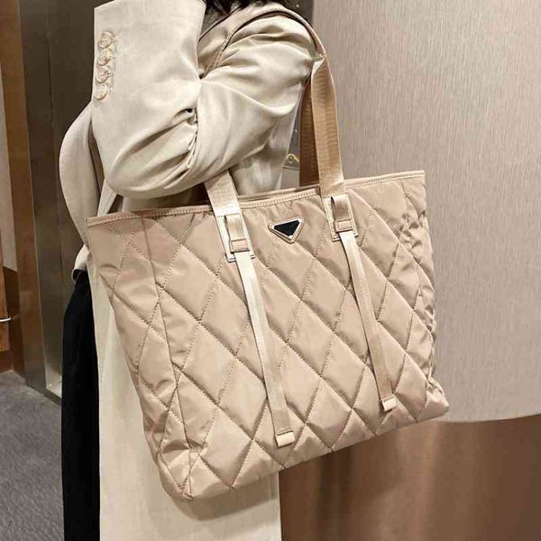 brand digner women's tote bags 2021 autumn winter female shoulder bag nylon handbags large capacity shopper bag
brand digner women's tote bags 2021 autumn winter female shoulder bag nylon handbags large capacity shopper bag