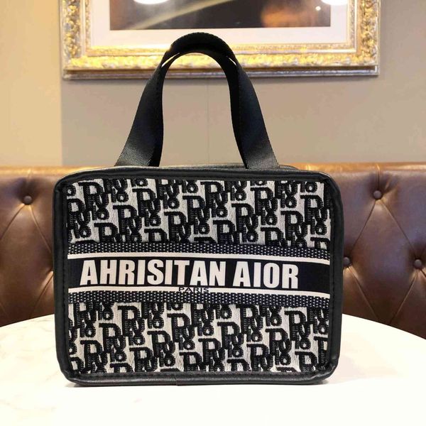 handbag canvas black and white letter cosmetic bag portable fashion large capacity mommy simple washing, Black;red
handbag canvas black and white letter cosmetic bag portable fashion large capacity mommy simple washing, Black;red