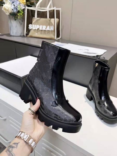 2021 luxury designer womens half boots shoes winter chunky med heels plain square toes shoe rainboots zip women mid calf booty wear resistan, Black
2021 luxury designer womens half boots shoes winter chunky med heels plain square toes shoe rainboots zip women mid calf booty wear resistan, Black