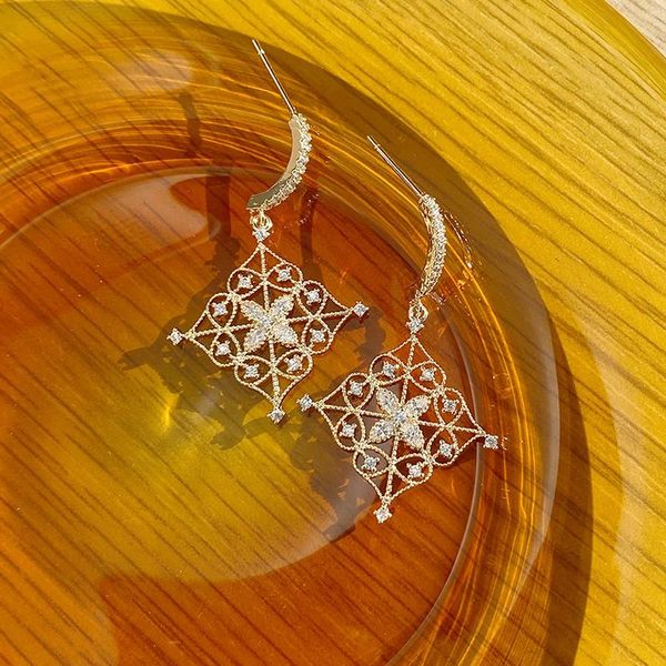 stud simple geometry hollow women earring shining zircon cz temperament earrings wedding jewelry pendant gift, Golden;silver
stud simple geometry hollow women earring shining zircon cz temperament earrings wedding jewelry pendant gift, Golden;silver