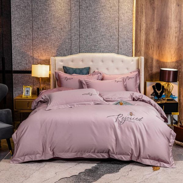 bedding sets 2021 four-piece light luxury cotton double household bed sheet quilt cover embroidered little bee fashion pink 
bedding sets 2021 four-piece light luxury cotton double household bed sheet quilt cover embroidered little bee fashion pink