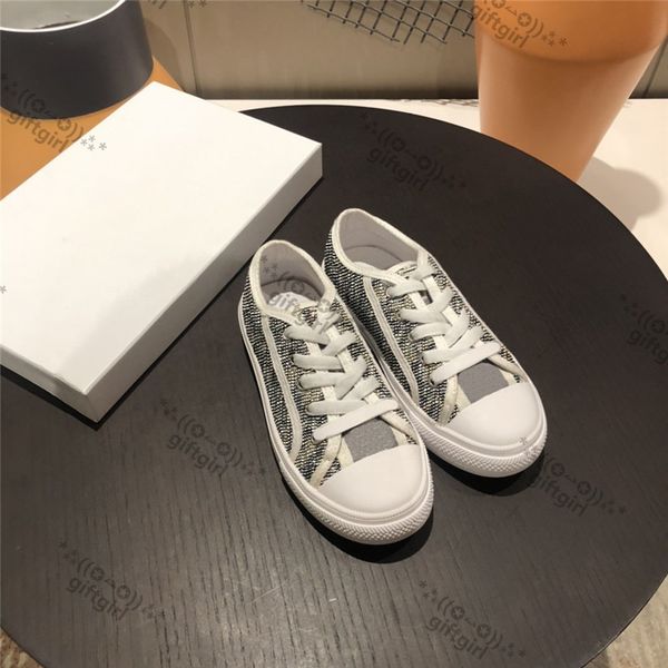 white lace-up shoes hipster kids designer girl's and boy's sneakers outdoor luxury children sports shoes, Black;red
white lace-up shoes hipster kids designer girl's and boy's sneakers outdoor luxury children sports shoes, Black;red