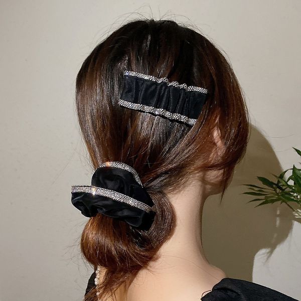 pleated fabric rhinestone edge hair hoop female side clip ball head large intestine circle red suit accessories fashion sale, Silver
pleated fabric rhinestone edge hair hoop female side clip ball head large intestine circle red suit accessories fashion sale, Silver