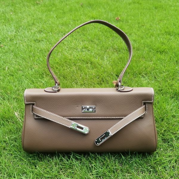 2021 summer h head long underarm leather women's workplace one shoulder messenger bag
2021 summer h head long underarm leather women's workplace one shoulder messenger bag