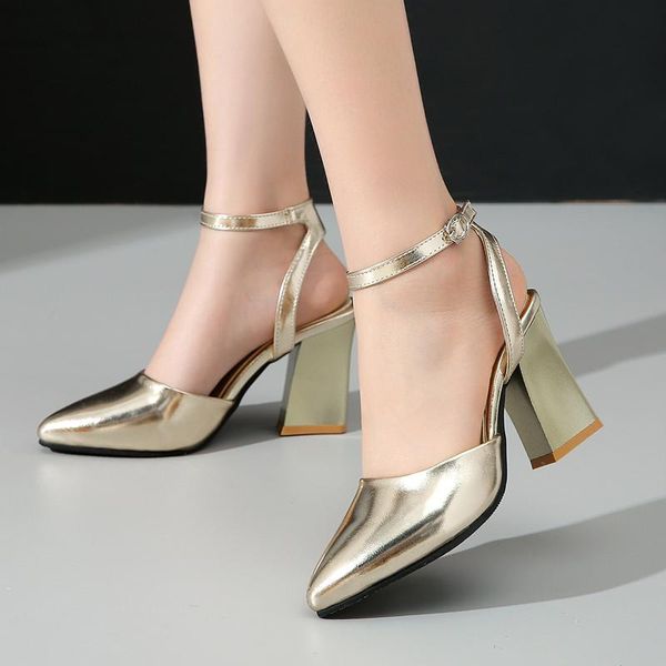 sandals lvabc 2021 women high heels summer fashion buckle female gladiator shoes woman golden size 33-43, Black
sandals lvabc 2021 women high heels summer fashion buckle female gladiator shoes woman golden size 33-43, Black