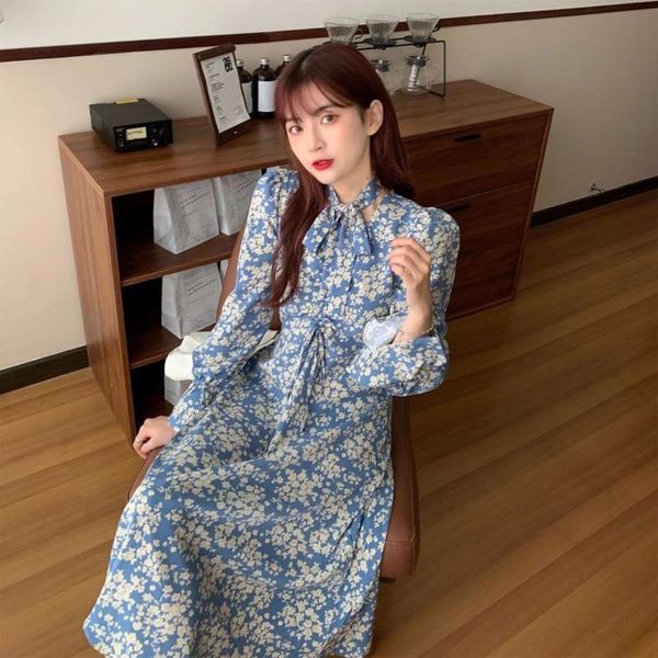 2021 spring new women's v-neck medium length skirt fashion waist drawstring long sleeve floral dress, Black;gray
2021 spring new women's v-neck medium length skirt fashion waist drawstring long sleeve floral dress, Black;gray