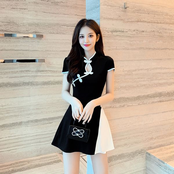 luxury cheongsam 2021 summer fashion women's drs splicing cheongsam suit temperament two-piece set, Blue;red
luxury cheongsam 2021 summer fashion women's drs splicing cheongsam suit temperament two-piece set, Blue;red