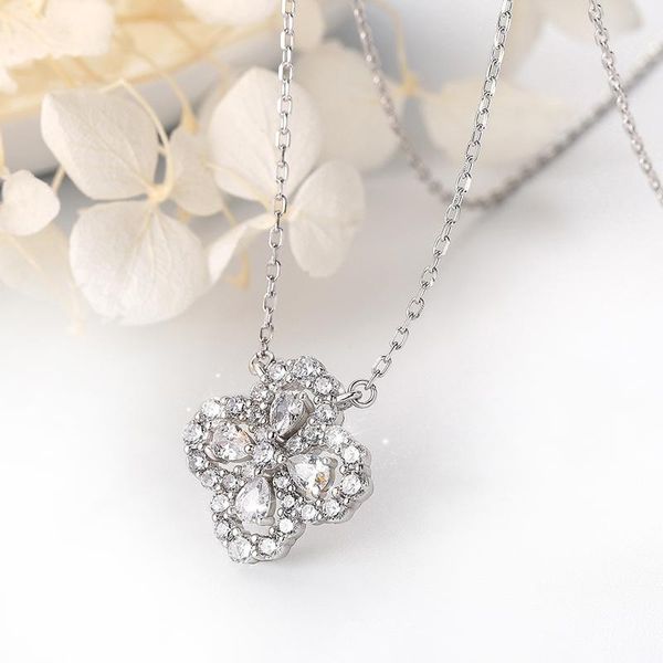 stylish light luxury wedding jewelry sterling silver studded with a zircon clover necklace feminine clavicle chain accessories chains
stylish light luxury wedding jewelry sterling silver studded with a zircon clover necklace feminine clavicle chain accessories chains