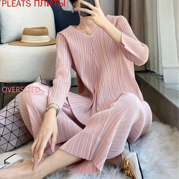 women's two piece pants miyake folds high-class sense niche design long-sleeved shirt v-neck loose t-shirt + nine-point two-piece set, White
women's two piece pants miyake folds high-class sense niche design long-sleeved shirt v-neck loose t-shirt + nine-point two-piece set, White
