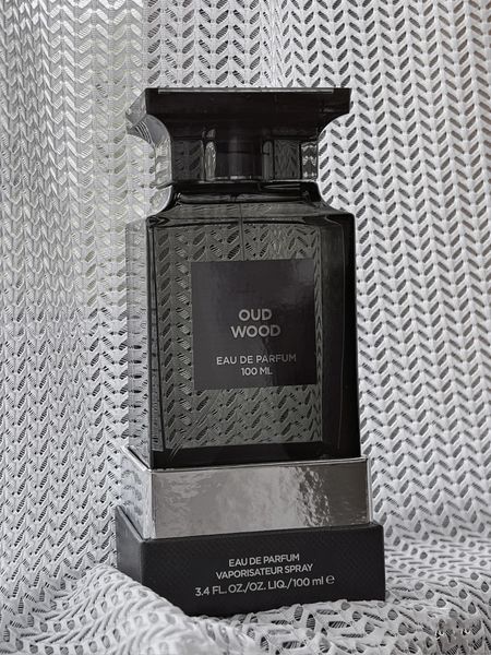selling quality perfumes fragrances for women and men oud wood edp perfume 100ml spray fresh pleasant fragrance long lasting fast delivery
selling quality perfumes fragrances for women and men oud wood edp perfume 100ml spray fresh pleasant fragrance long lasting fast delivery