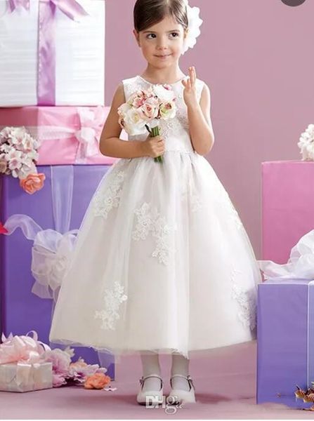 a line jewel ankle length white tulle flower girls' dresses bow back arrival prom party gowns for little girls, White;blue
a line jewel ankle length white tulle flower girls' dresses bow back arrival prom party gowns for little girls, White;blue