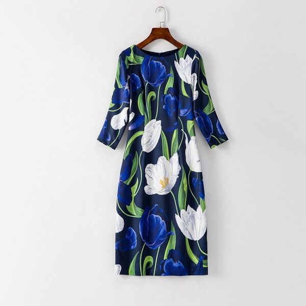 casual dresses bodycon dress 2021 autumn designer clothing women vintage jacqaurd floral print 3/4 sleeve midi party elegant robe femme, Black;gray
casual dresses bodycon dress 2021 autumn designer clothing women vintage jacqaurd floral print 3/4 sleeve midi party elegant robe femme, Black;gray