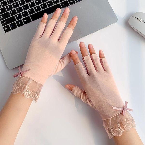 five fingers gloves classic women half finger summer lace flower cotton anti-uv thin driving breathable non-slip elasticity mittens, Blue;gray
five fingers gloves classic women half finger summer lace flower cotton anti-uv thin driving breathable non-slip elasticity mittens, Blue;gray