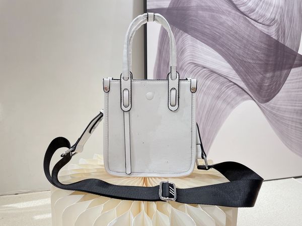 ladies white handbag fashion simple all-match totes shopping portable handbags leather messenger bag shoulder bags
ladies white handbag fashion simple all-match totes shopping portable handbags leather messenger bag shoulder bags