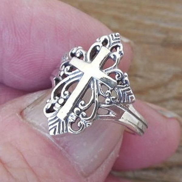 wedding rings exquisite and fashionable beautiful handmade silver cross ring, Slivery;golden
wedding rings exquisite and fashionable beautiful handmade silver cross ring, Slivery;golden