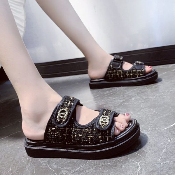 luxury slippers 2021 small fragrant wind slippers female summer ins net infrared wear fashion light thick bottom student korean sandals, Black
luxury slippers 2021 small fragrant wind slippers female summer ins net infrared wear fashion light thick bottom student korean sandals, Black