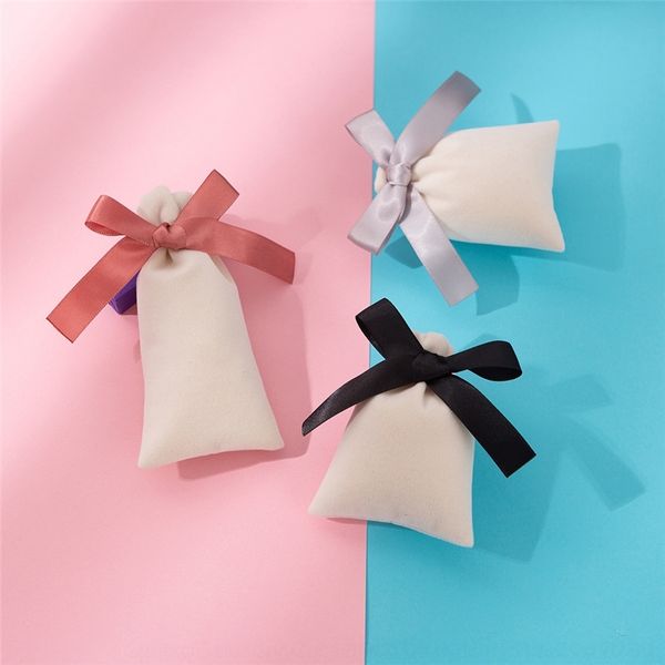 azo cloth storage flannel flannel bag fluffy jewelry packaging boxes boxes gift jewelry fluffy cloth velvet storage bag printing, Black;white
azo cloth storage flannel flannel bag fluffy jewelry packaging boxes boxes gift jewelry fluffy cloth velvet storage bag printing, Black;white