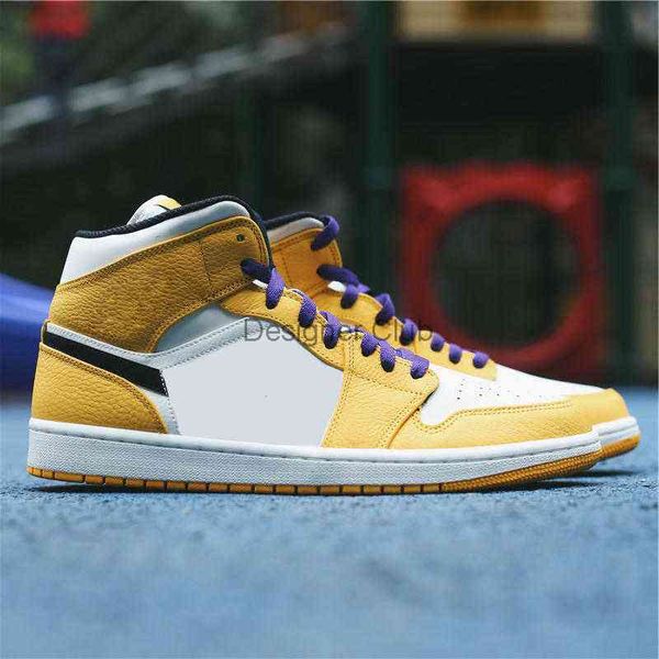 (boxed) male high 1 basketball shoes ladies gym hacker outdoor casual sports shoes
(boxed) male high 1 basketball shoes ladies gym hacker outdoor casual sports shoes