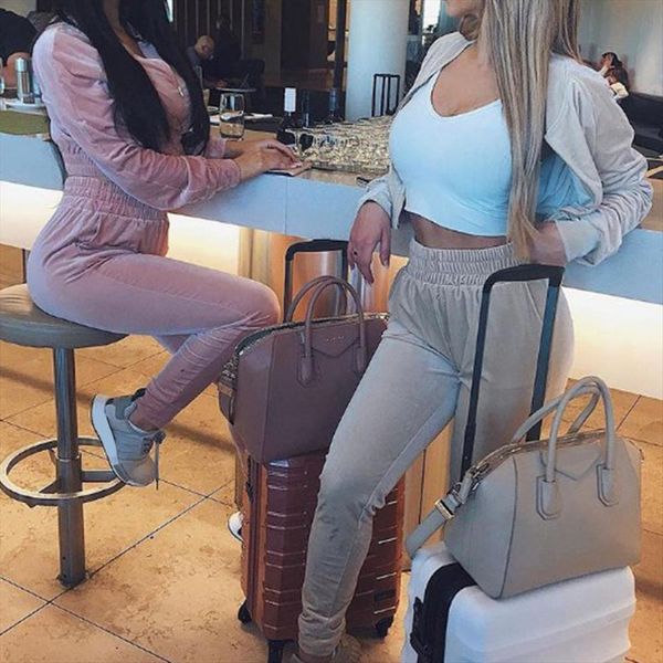 2pcs velvet solid color womenpant sport tracksuit crop zip sweatshirt long pants set female autumn casual, White
2pcs velvet solid color womenpant sport tracksuit crop zip sweatshirt long pants set female autumn casual, White