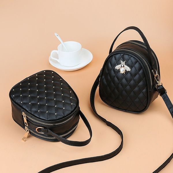 2021 womens fashion lingge pu leather luxury multi-layer space shoulder bag mobile messenger crossbody bag lady handbag, Red;black
2021 womens fashion lingge pu leather luxury multi-layer space shoulder bag mobile messenger crossbody bag lady handbag, Red;black