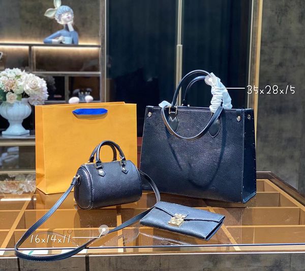 3-piece set high-end fashion ladies shoulder bag handbag messenger women's fashion leather designer multifunctional classic pattern lar
3-piece set high-end fashion ladies shoulder bag handbag messenger women's fashion leather designer multifunctional classic pattern lar