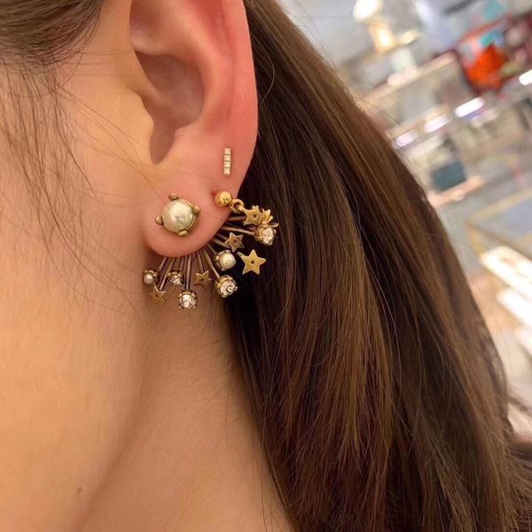 2021 luxury designer jewelry earrings and earrings women's diamond mini water letter tassel size pearl, Silver
2021 luxury designer jewelry earrings and earrings women's diamond mini water letter tassel size pearl, Silver