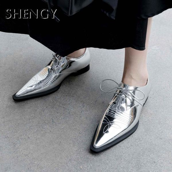 dress shoes 2021 shengy women pointed toe low heels silver color handmade autumn british school sewing embroidery drop, Black
dress shoes 2021 shengy women pointed toe low heels silver color handmade autumn british school sewing embroidery drop, Black