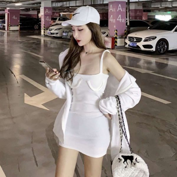 fashion suit women's printed hooded medium length sweater jacket slim suspender piece set, Black
fashion suit women's printed hooded medium length sweater jacket slim suspender piece set, Black