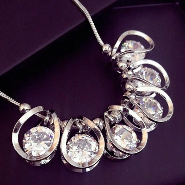 luxury bright crystal rhinestone short paragraph clavicle chain accessories women's clothing jewelry pendant necklace chokers, Golden;silver
luxury bright crystal rhinestone short paragraph clavicle chain accessories women's clothing jewelry pendant necklace chokers, Golden;silver