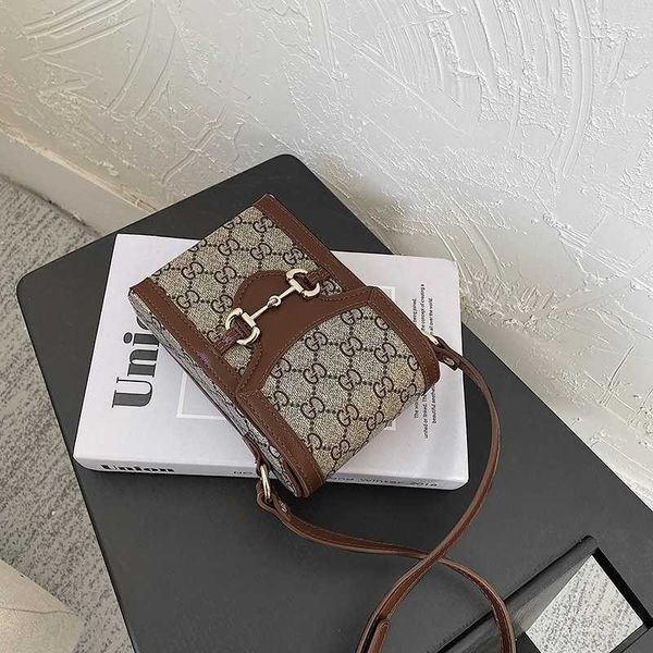 zhouzhoubao123 crossbody designer handbags bag handbag horseshoe phone physical shackle mobil women luxurys designers bags 2021 purse wallet, Black;red
zhouzhoubao123 crossbody designer handbags bag handbag horseshoe phone physical shackle mobil women luxurys designers bags 2021 purse wallet, Black;red
