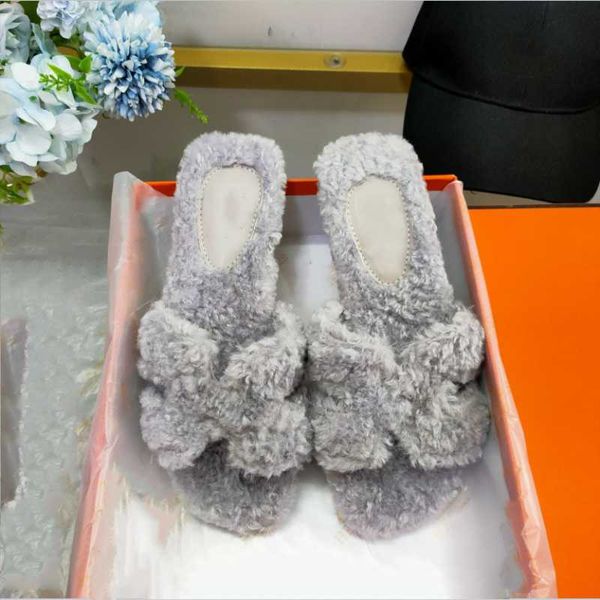 slippers women luxury designer open-toed shoes 2021 winter lamb wool ladies household warm flat plush, Black
slippers women luxury designer open-toed shoes 2021 winter lamb wool ladies household warm flat plush, Black