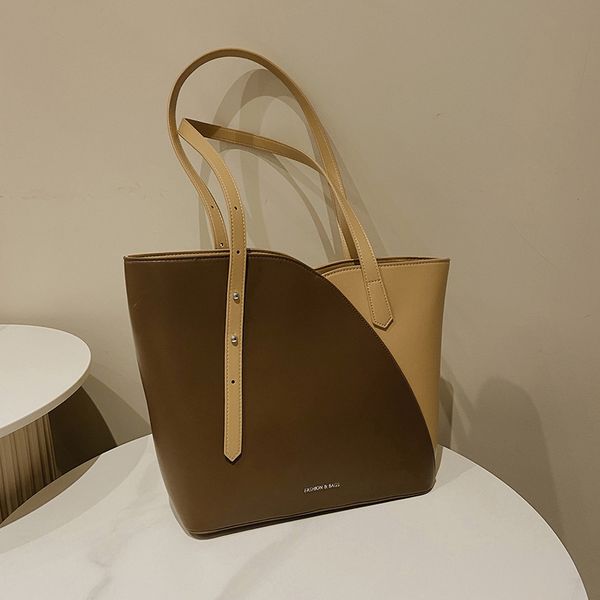 hangbags color matching bag women's 2021 autumn and winter high-capacity tote korean fashion single shoulder messenger personalized
hangbags color matching bag women's 2021 autumn and winter high-capacity tote korean fashion single shoulder messenger personalized