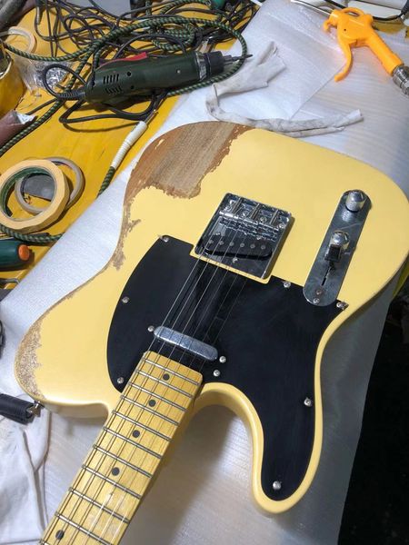 in stockhandmade gold electric guitar relics, aging tools, nitro yellow, hand carving, delivery
in stockhandmade gold electric guitar relics, aging tools, nitro yellow, hand carving, delivery