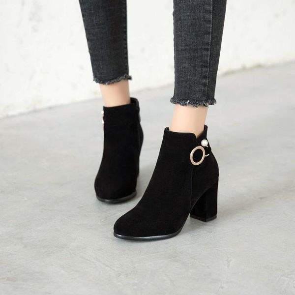 boots boots, autumn and winter, thick heels, high short girls' versatile pearl side zipper, black korean girl
boots boots, autumn and winter, thick heels, high short girls' versatile pearl side zipper, black korean girl
