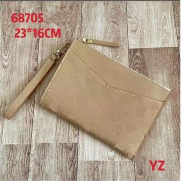 2022 cosmetic clutch bags new hand bag travel toiletry pouch protection embossment makeup clutch women leather waterproof
2022 cosmetic clutch bags new hand bag travel toiletry pouch protection embossment makeup clutch women leather waterproof
