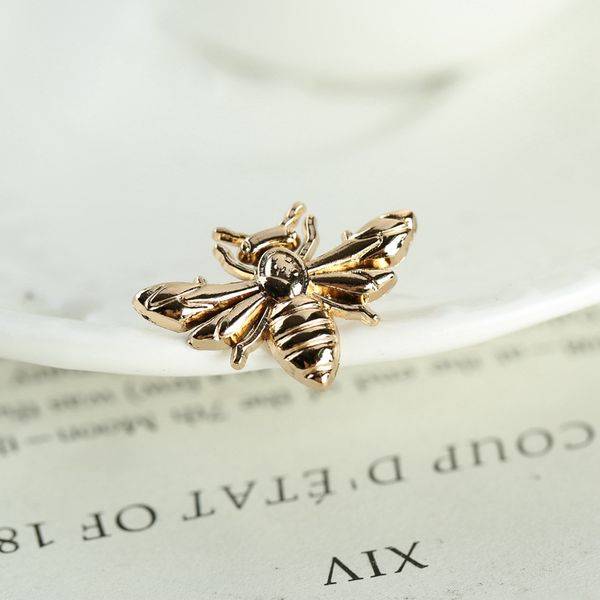 classic crosin ch temperament shirt corner buckle small animal insect bee collar pin cartoon brooch jewelry brooch
classic crosin ch temperament shirt corner buckle small animal insect bee collar pin cartoon brooch jewelry brooch