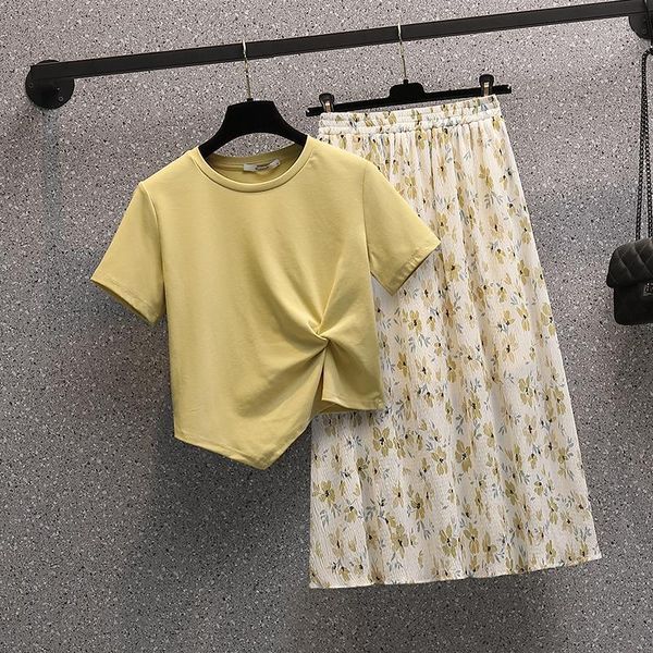 plus size tracksuits summer women's two piece outfits casual short sleeve cotton t-shirt + high waist slim floral print skirt 2 set, Black
plus size tracksuits summer women's two piece outfits casual short sleeve cotton t-shirt + high waist slim floral print skirt 2 set, Black