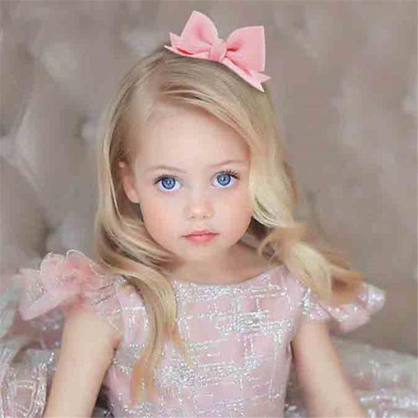 korea spring and summer bow hairpin space cotton children's hair accessories, Slivery;white
korea spring and summer bow hairpin space cotton children's hair accessories, Slivery;white