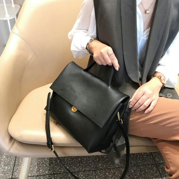 2021 trend autumn/winter bags models leather handbags large messenger large-capacity bag briefcase single-shoulder diagonal
2021 trend autumn/winter bags models leather handbags large messenger large-capacity bag briefcase single-shoulder diagonal