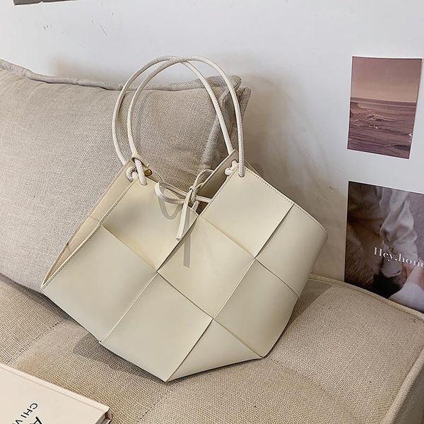 evening bags women shoulder 2021 summer korean version of the messenger bag handbag chain wild crack printing
evening bags women shoulder 2021 summer korean version of the messenger bag handbag chain wild crack printing
