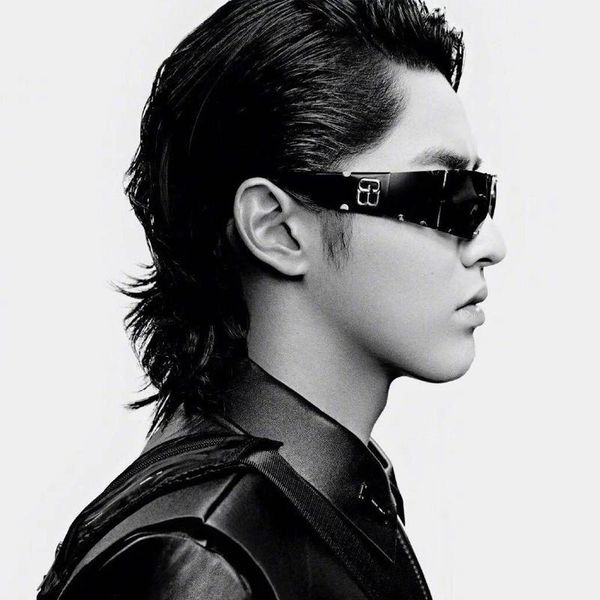 korean brand designer gentle sunglasses gw001 for men and women goggles with original box, White;black
korean brand designer gentle sunglasses gw001 for men and women goggles with original box, White;black