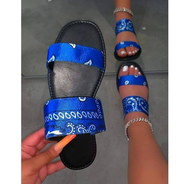 fashionable and comfortable all-match flat silk pure color outdoor 2021 summer new female slippers plus size beach slippers, Black
fashionable and comfortable all-match flat silk pure color outdoor 2021 summer new female slippers plus size beach slippers, Black