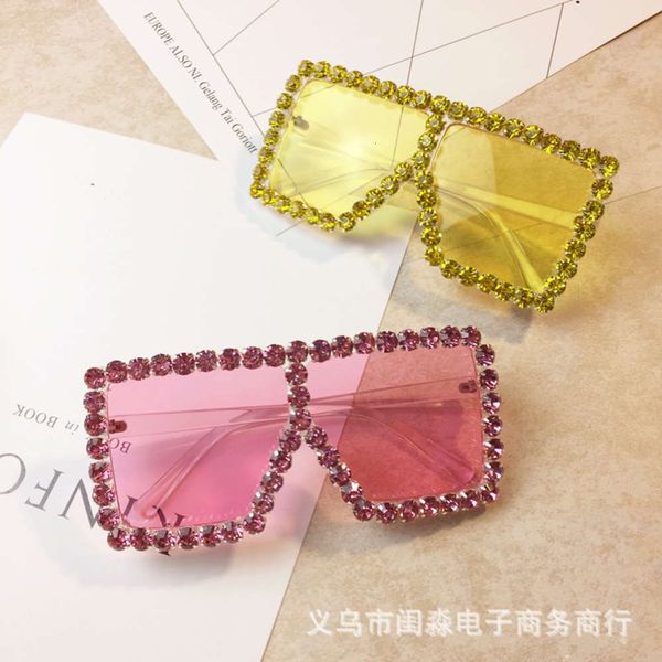 exaggeration heavy wind metal glasses women's fashion big box diamond color lenses sunglasses stage show, White;black
exaggeration heavy wind metal glasses women's fashion big box diamond color lenses sunglasses stage show, White;black