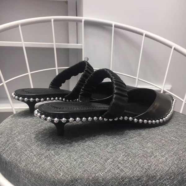 slip-on leather women summer slippers slide designer fashion sandals black sheepskin sheath heel slipper luxury shoes
slip-on leather women summer slippers slide designer fashion sandals black sheepskin sheath heel slipper luxury shoes