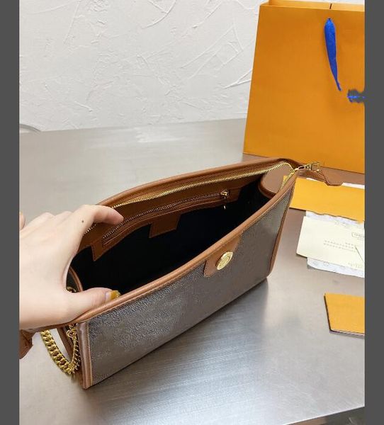 luxurys designers bags women shoulder bag quality brand messenger bags female wallet small tote crossbody28*19cm
luxurys designers bags women shoulder bag quality brand messenger bags female wallet small tote crossbody28*19cm