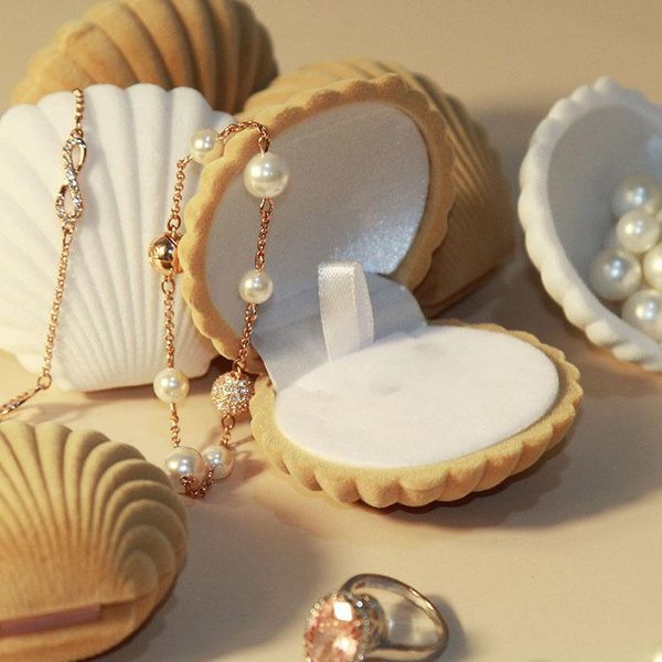 gift wrap 1 piece lovely shell shape velvet jewelry box wedding engagement ring for earrings necklace bracelet display holder
gift wrap 1 piece lovely shell shape velvet jewelry box wedding engagement ring for earrings necklace bracelet display holder