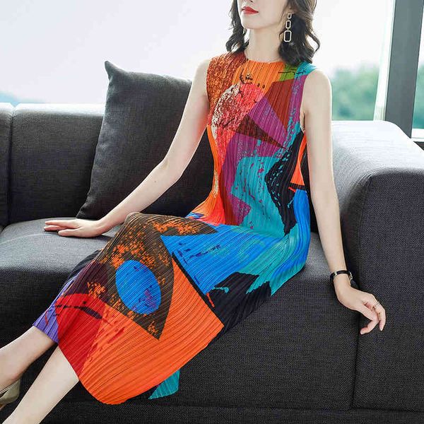 casual dresses vintage miyak pleated round neck sleeveless print elegant tank midi dress female plus size slim summer women vestid, Black;gray
casual dresses vintage miyak pleated round neck sleeveless print elegant tank midi dress female plus size slim summer women vestid, Black;gray